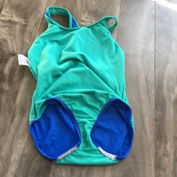 Speedo one piece bathing suit - Picture 4 of 4